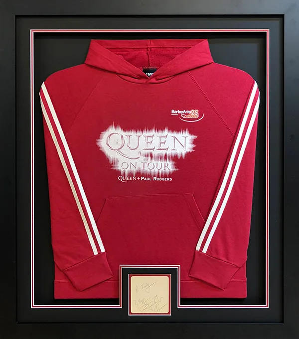Queen + Paul Rodgers - Tour Hoodie, framed by Premier Shirt Framing