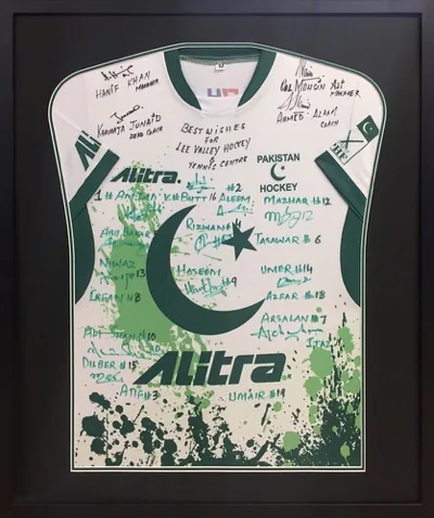 Framed Pakistan hockey shirt